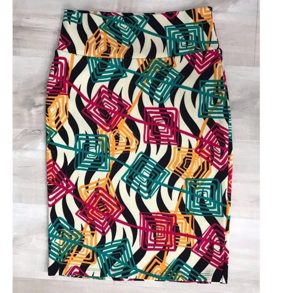 LuLaRoe Cassie Textured Print Stretch Skirt - Picture 2 of 7